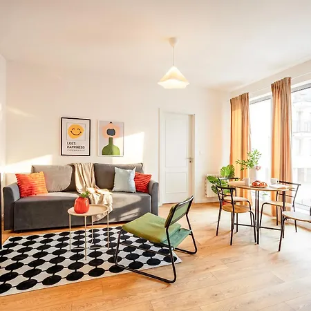 Bright - Bedroom For 5 - Center *