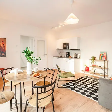 Bright - Bedroom For 5 - Center